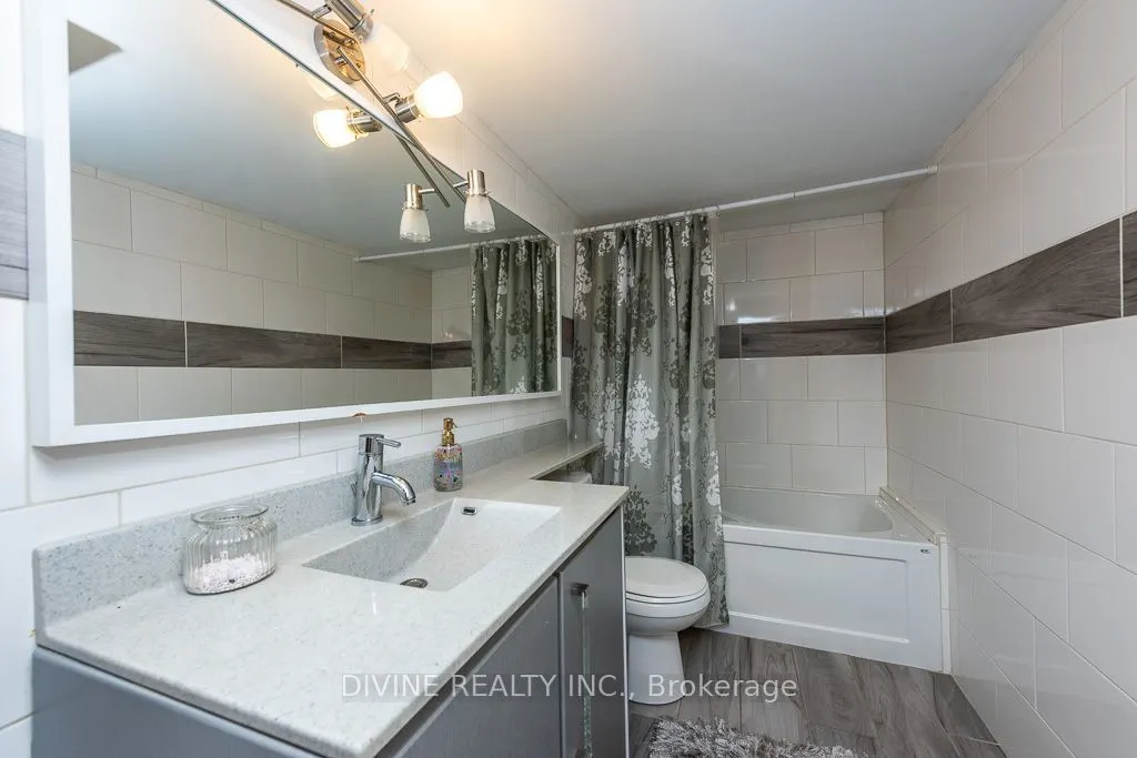 4911 Maxine Place