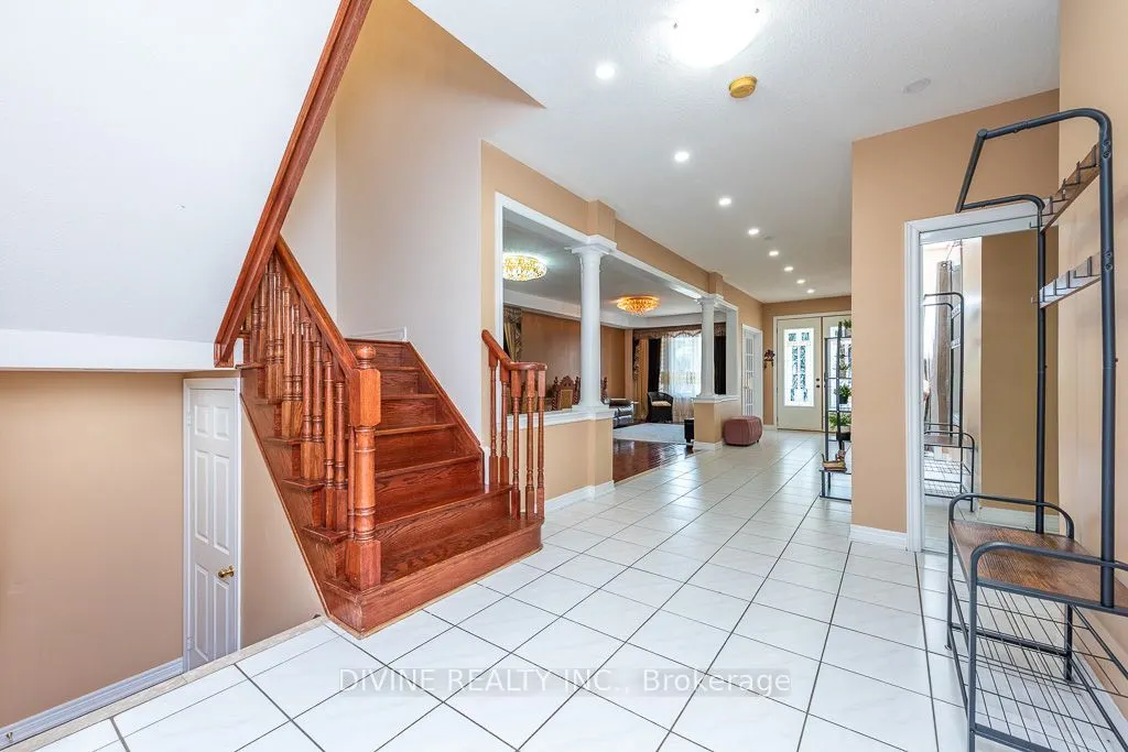 4911 Maxine Place