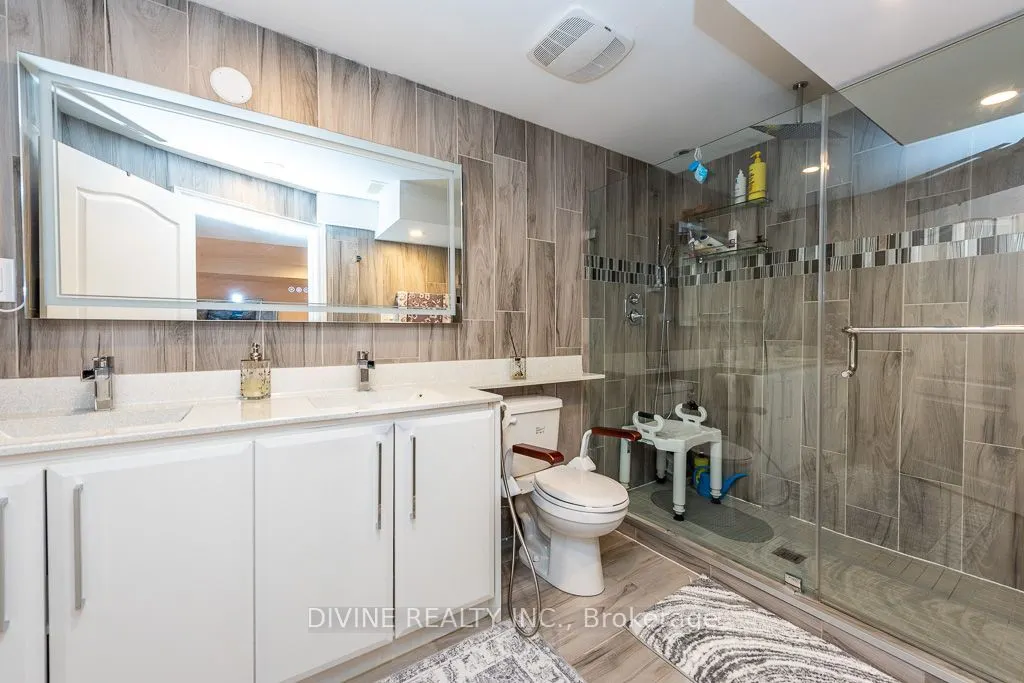 4911 Maxine Place
