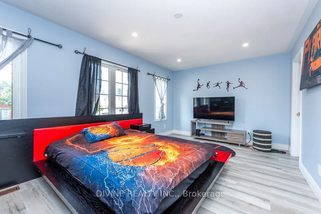 4911 Maxine Place