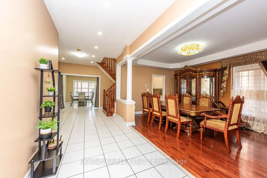 4911 Maxine Place