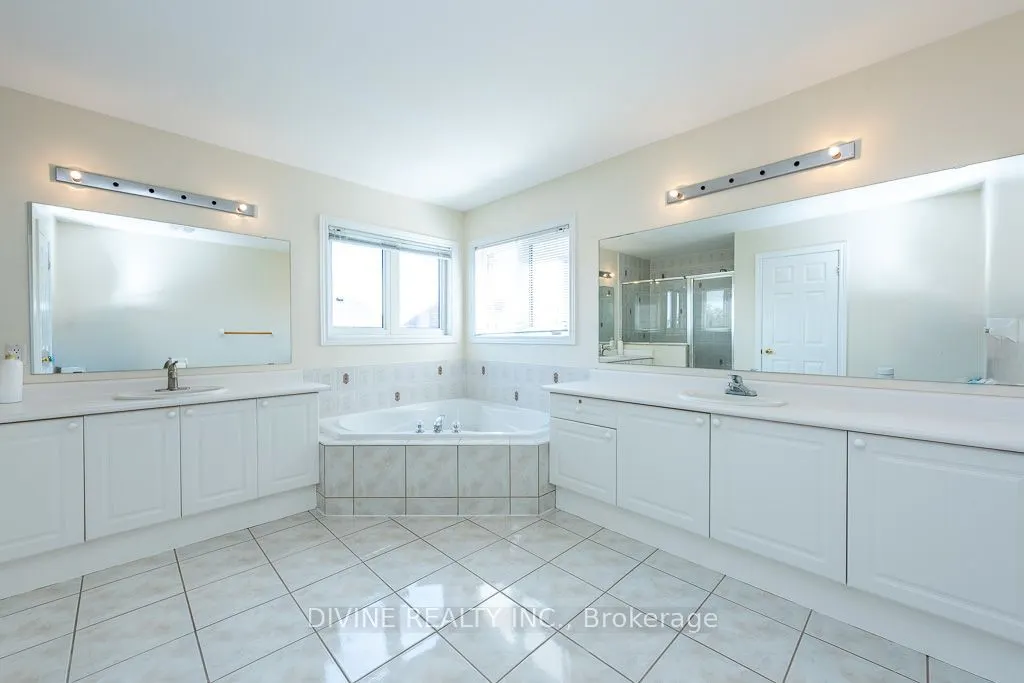 4911 Maxine Place