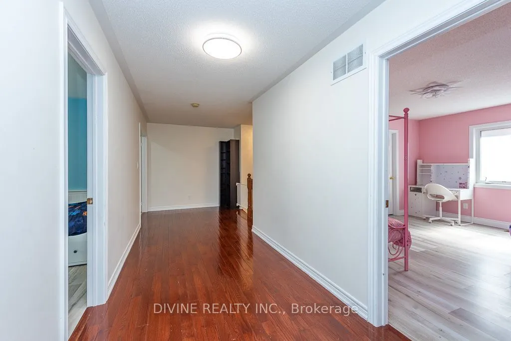 4911 Maxine Place