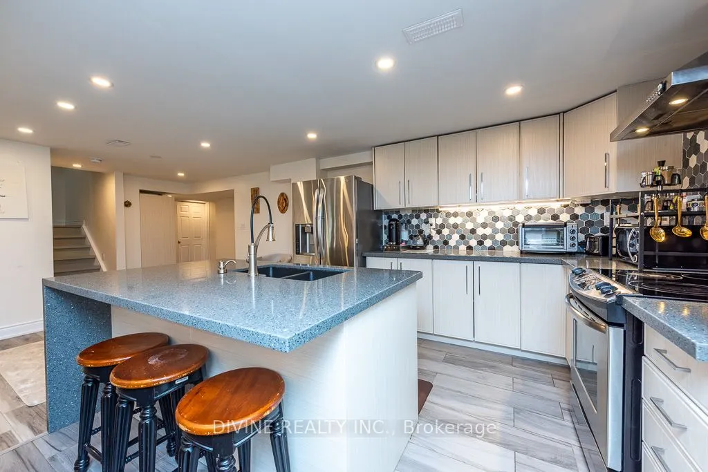 4911 Maxine Place