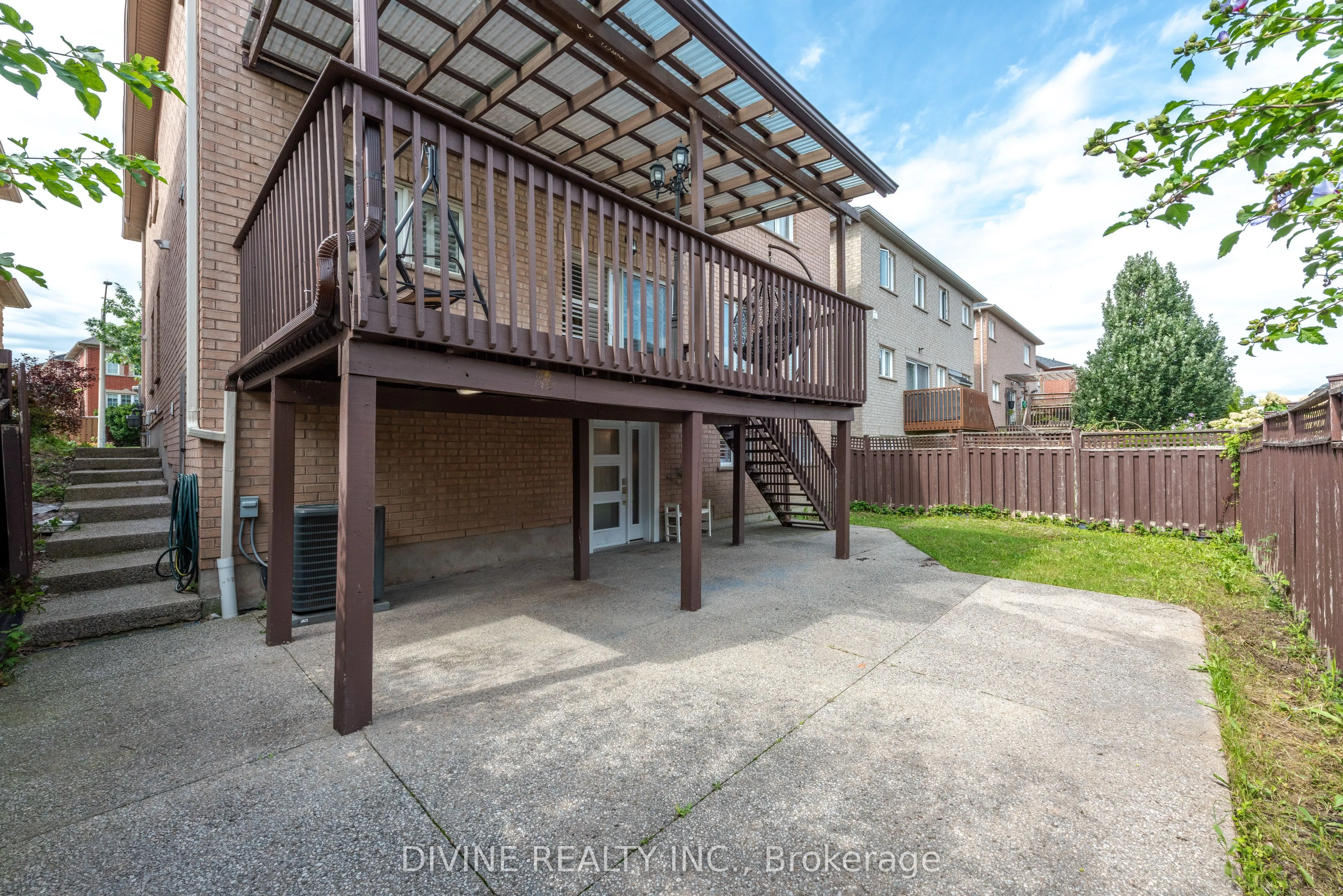 4911 Maxine Place