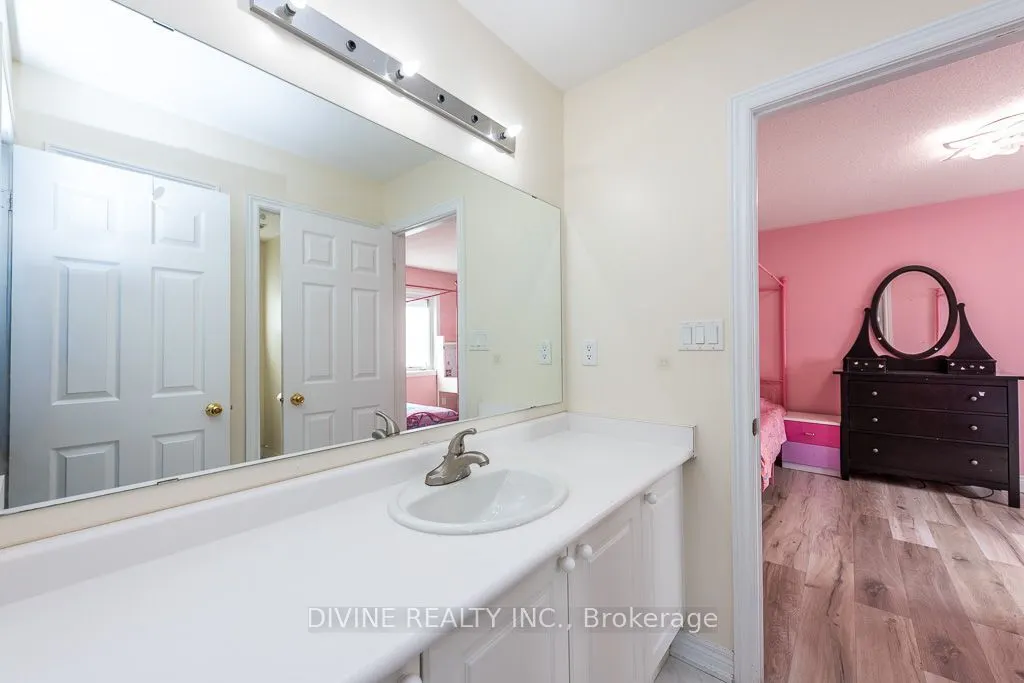 4911 Maxine Place