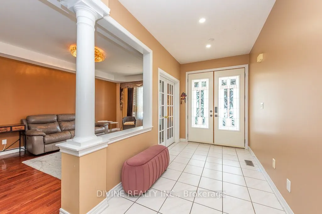 4911 Maxine Place