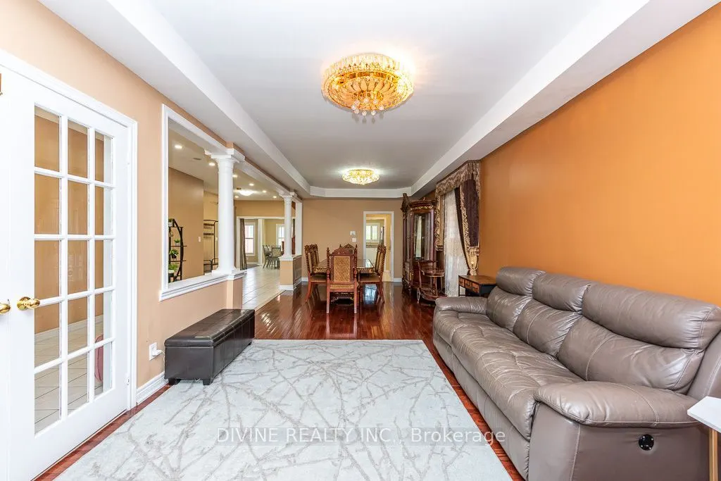 4911 Maxine Place