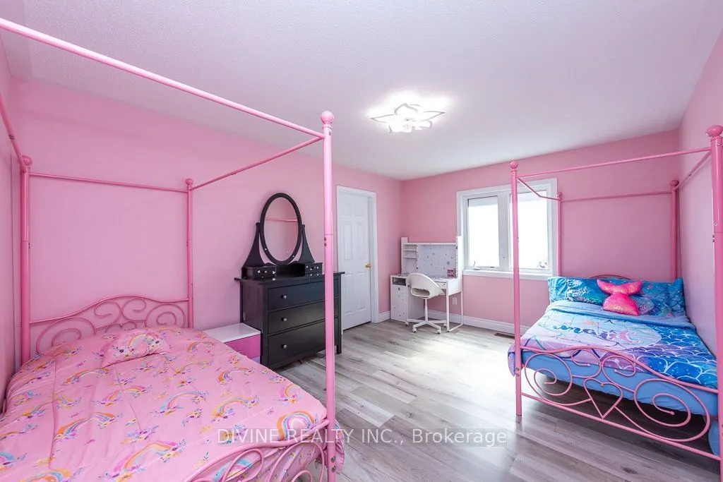 4911 Maxine Place