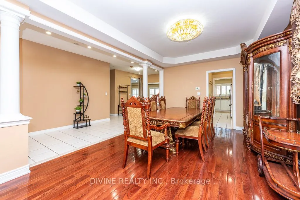 4911 Maxine Place