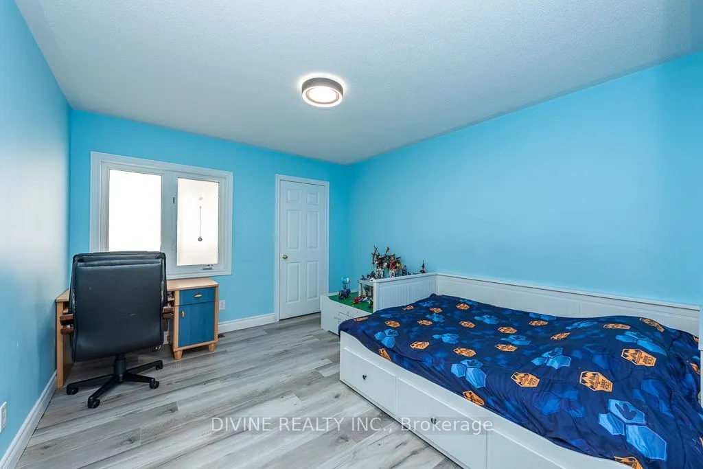 4911 Maxine Place