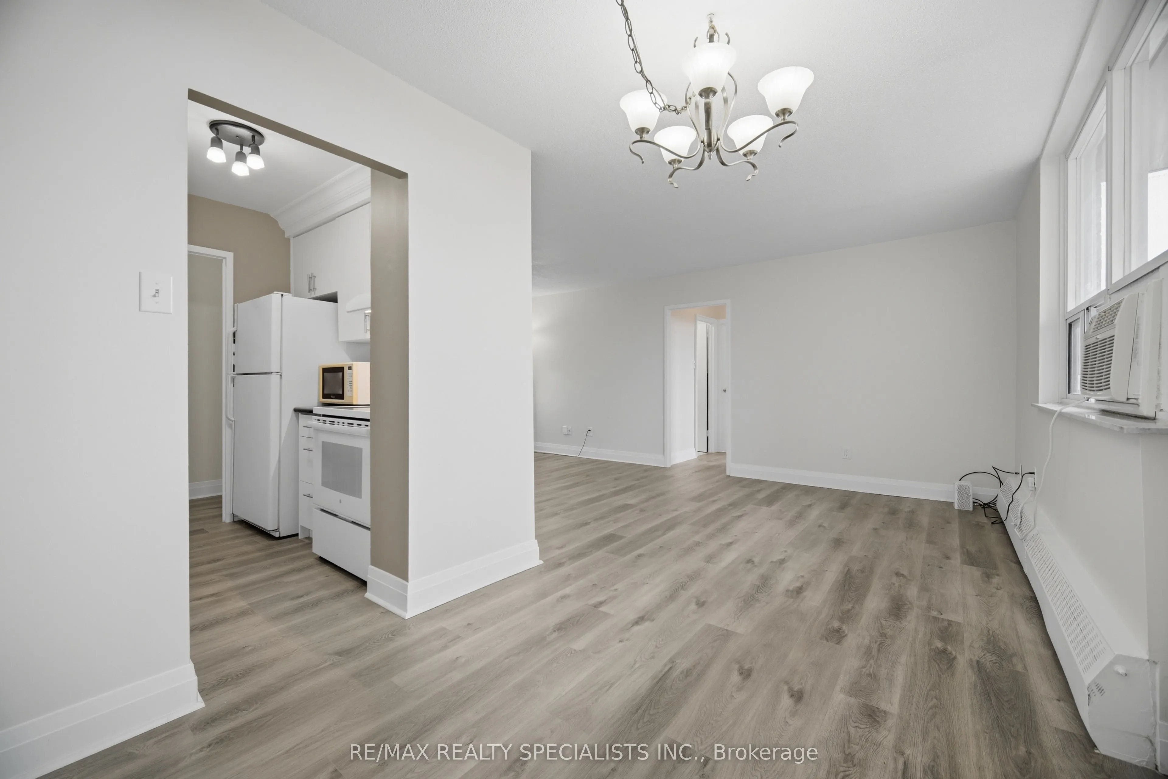 3065 Queen Frederica Drive #403