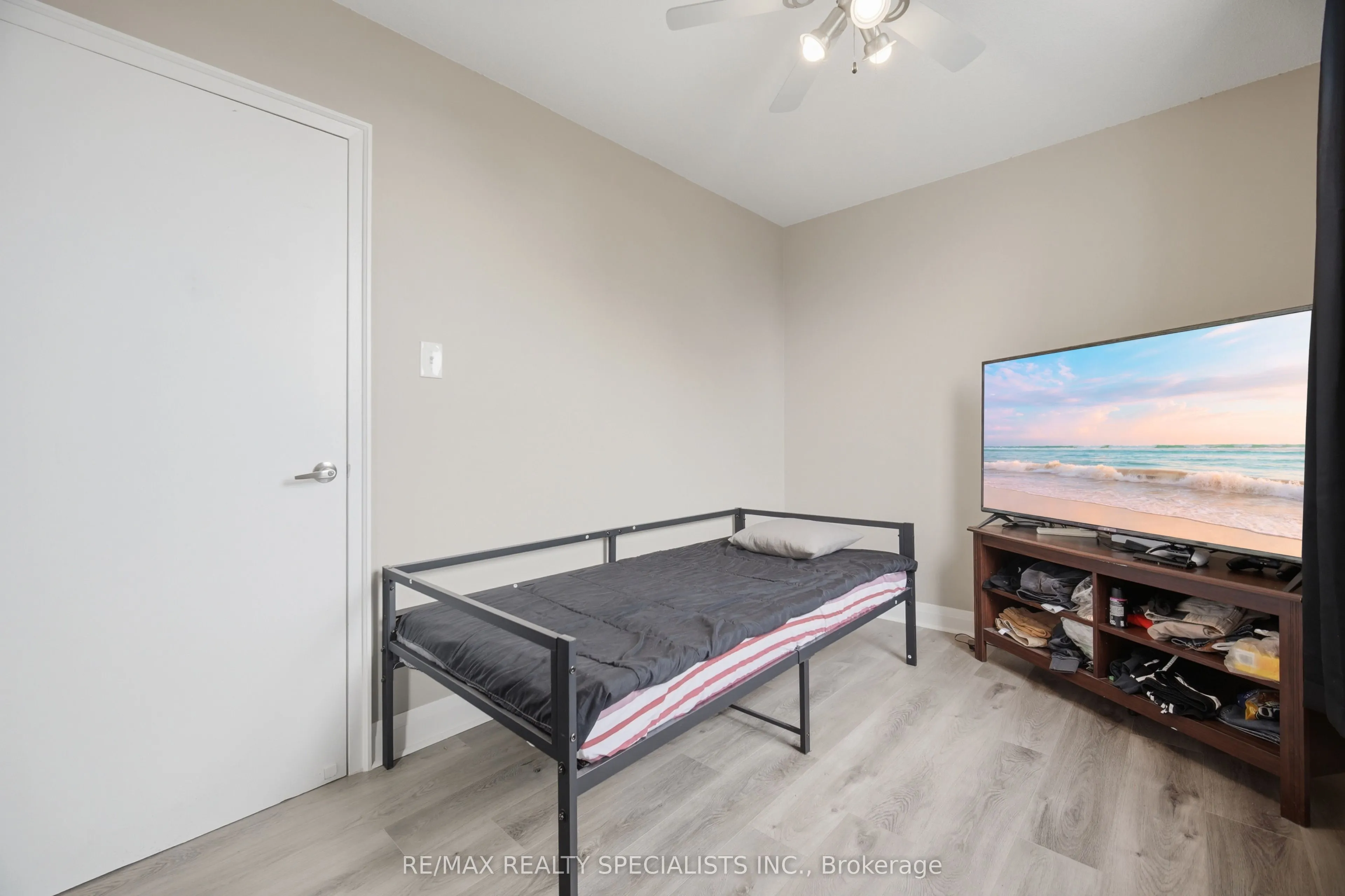 3065 Queen Frederica Drive #403