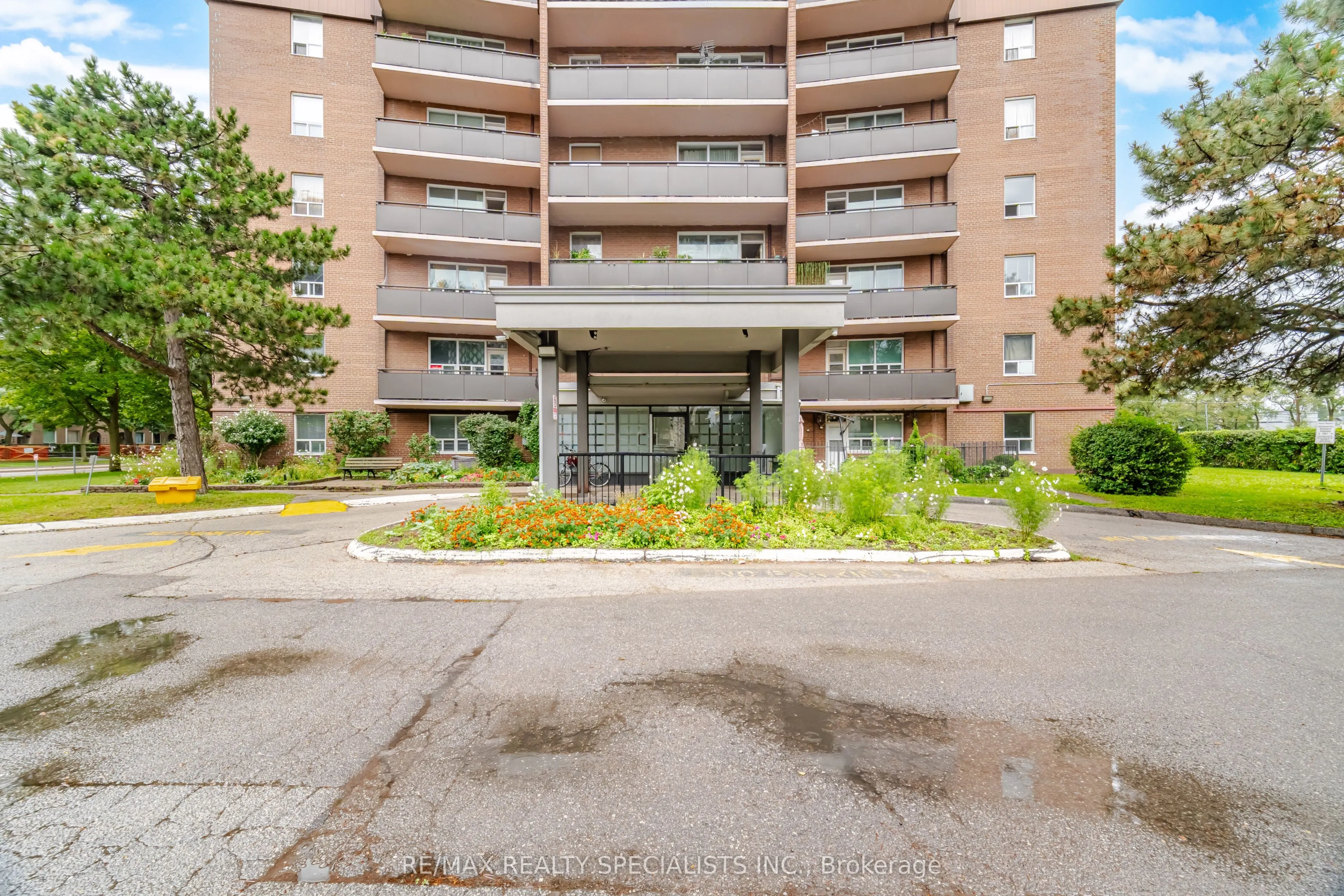 3065 Queen Frederica Drive #403