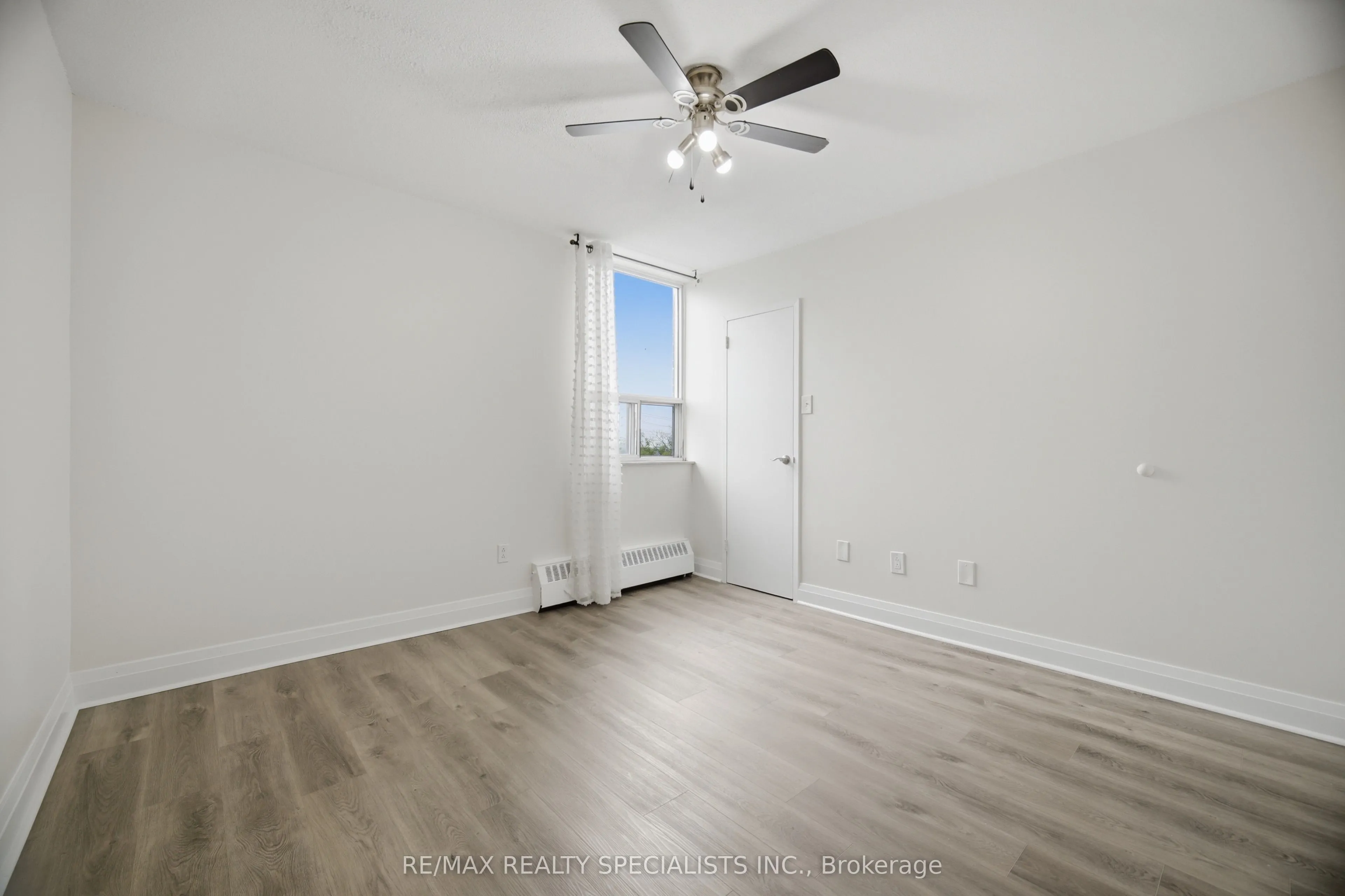 3065 Queen Frederica Drive #403