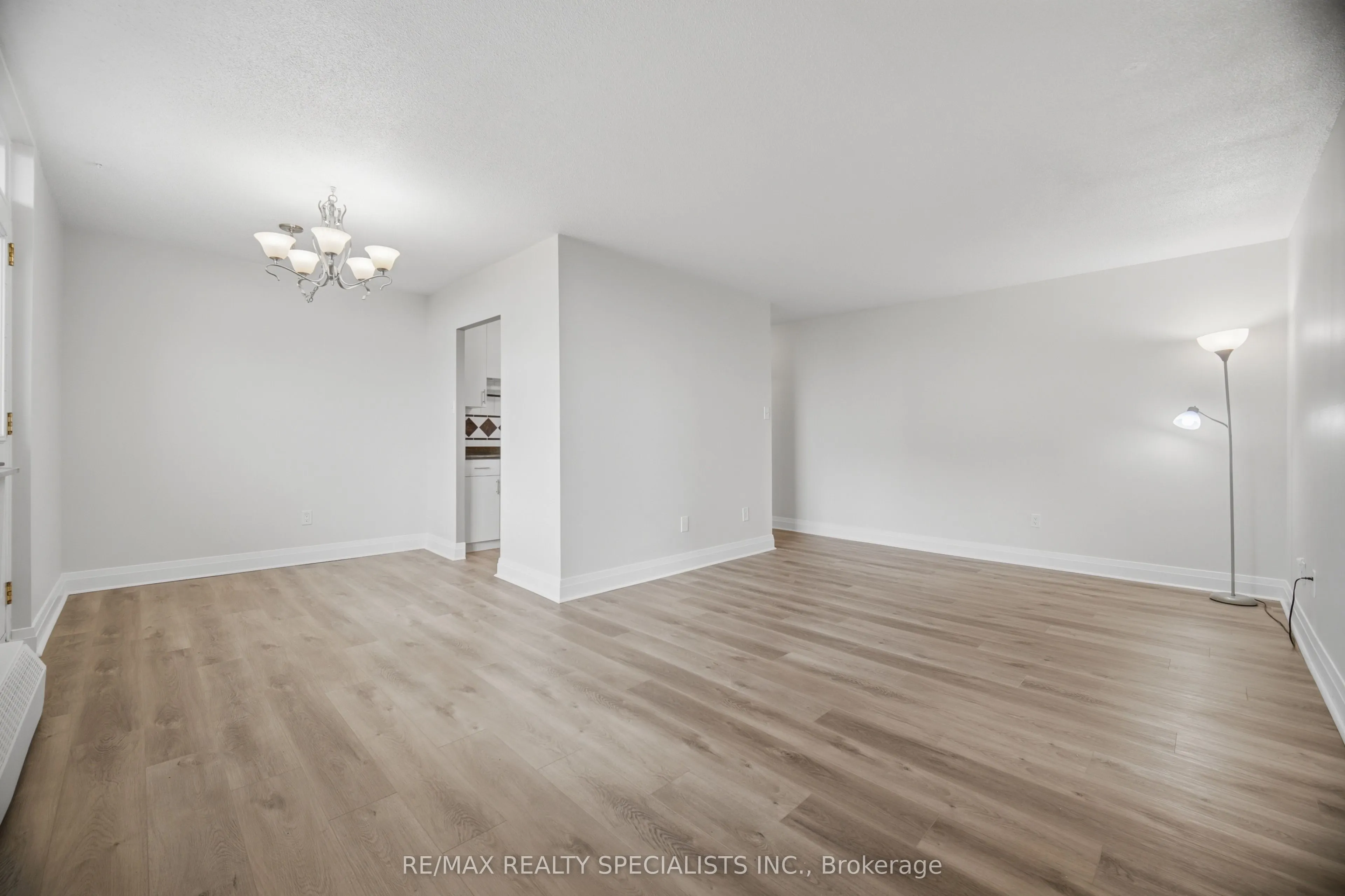 3065 Queen Frederica Drive #403