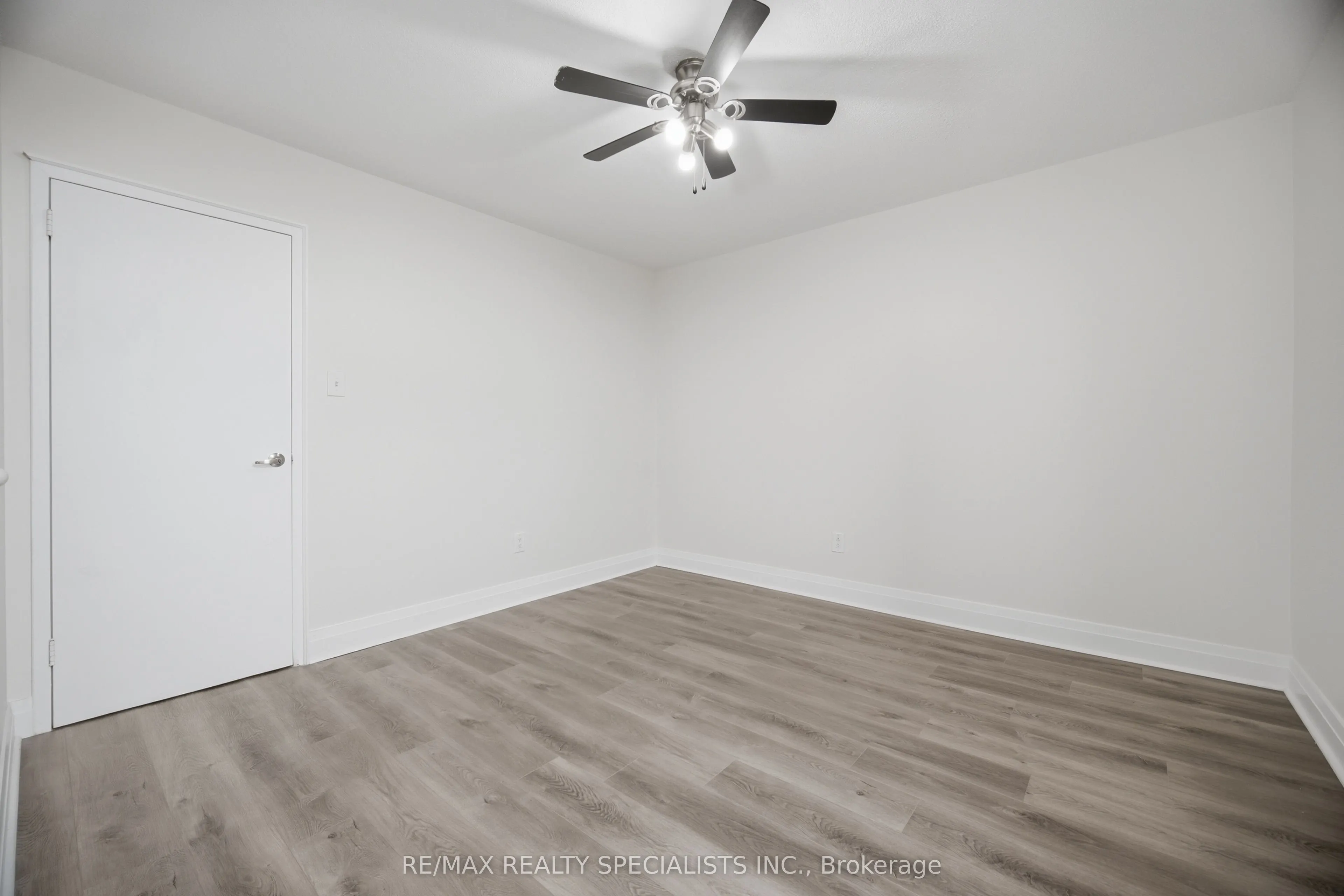 3065 Queen Frederica Drive #403