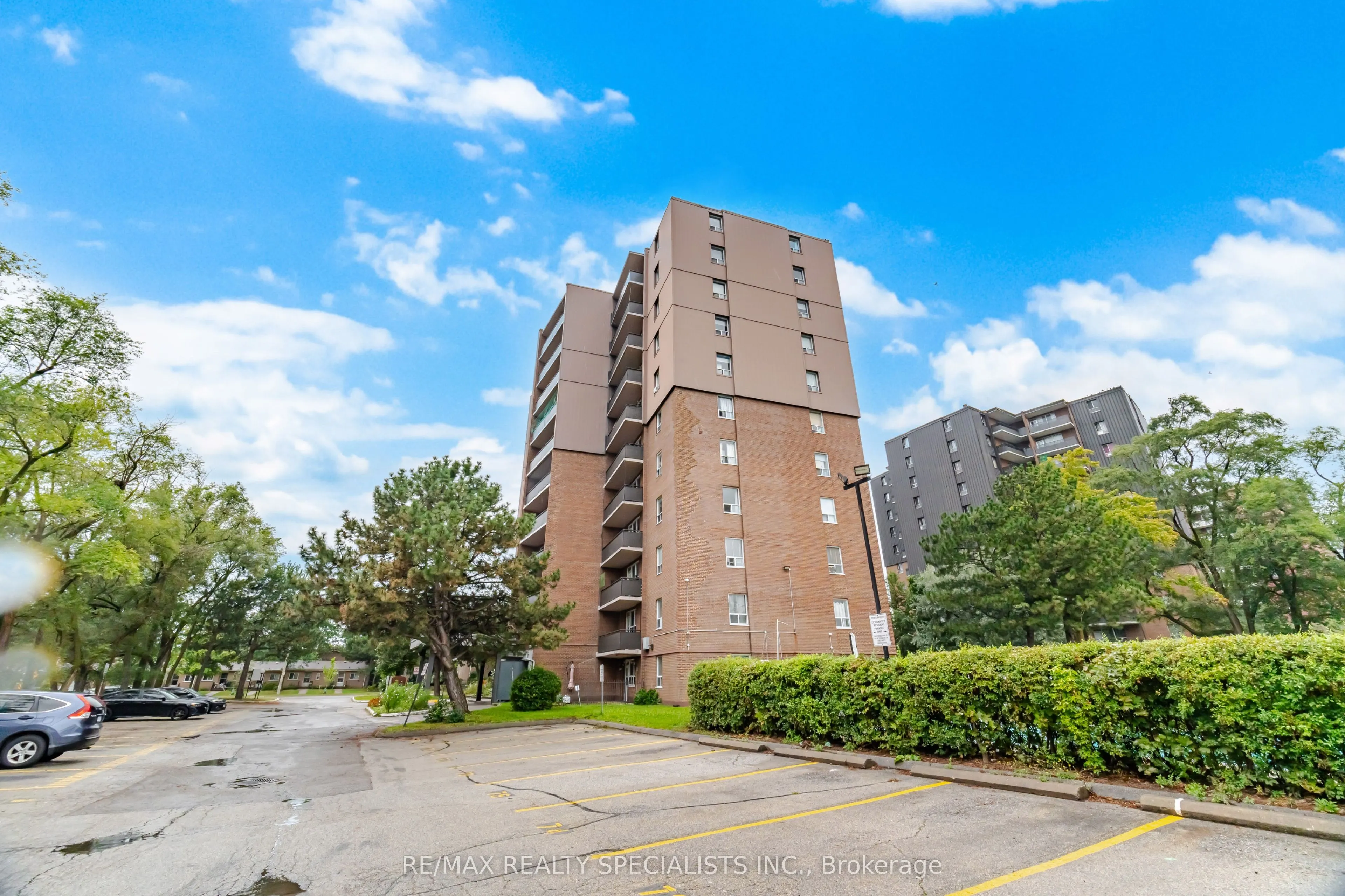 3065 Queen Frederica Drive #403
