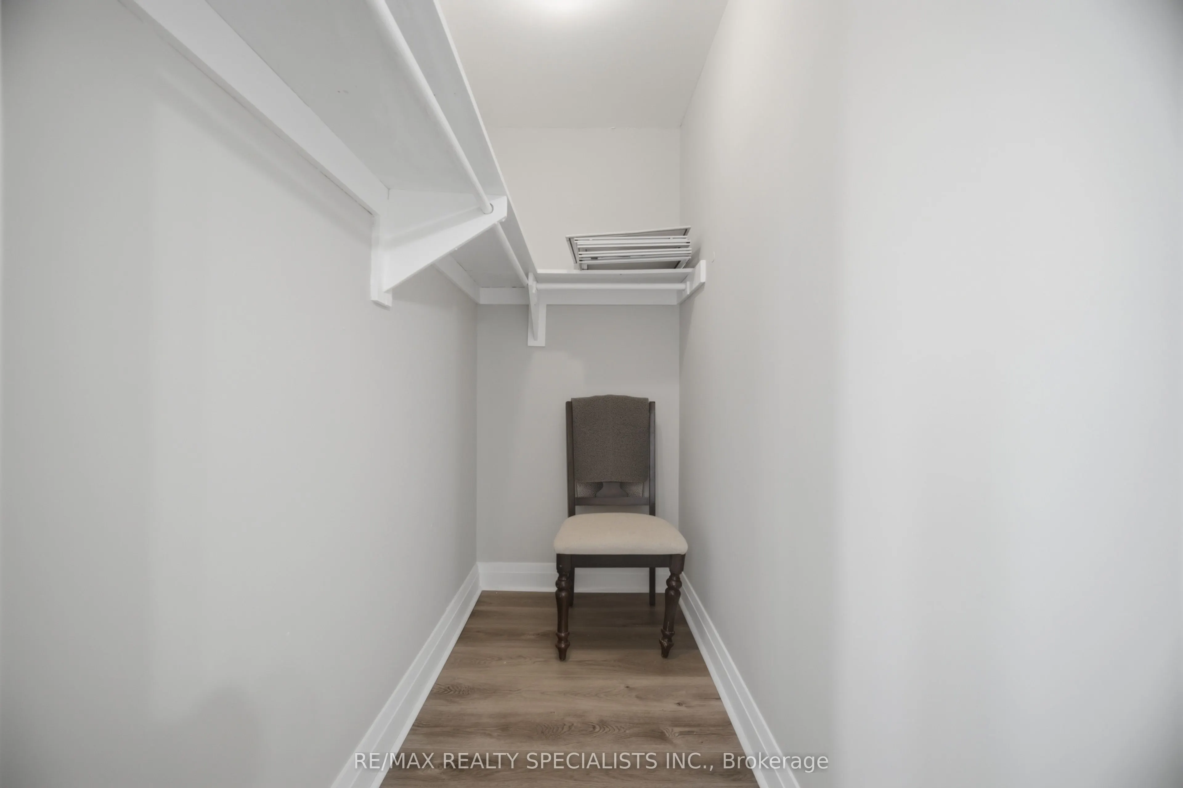 3065 Queen Frederica Drive #403