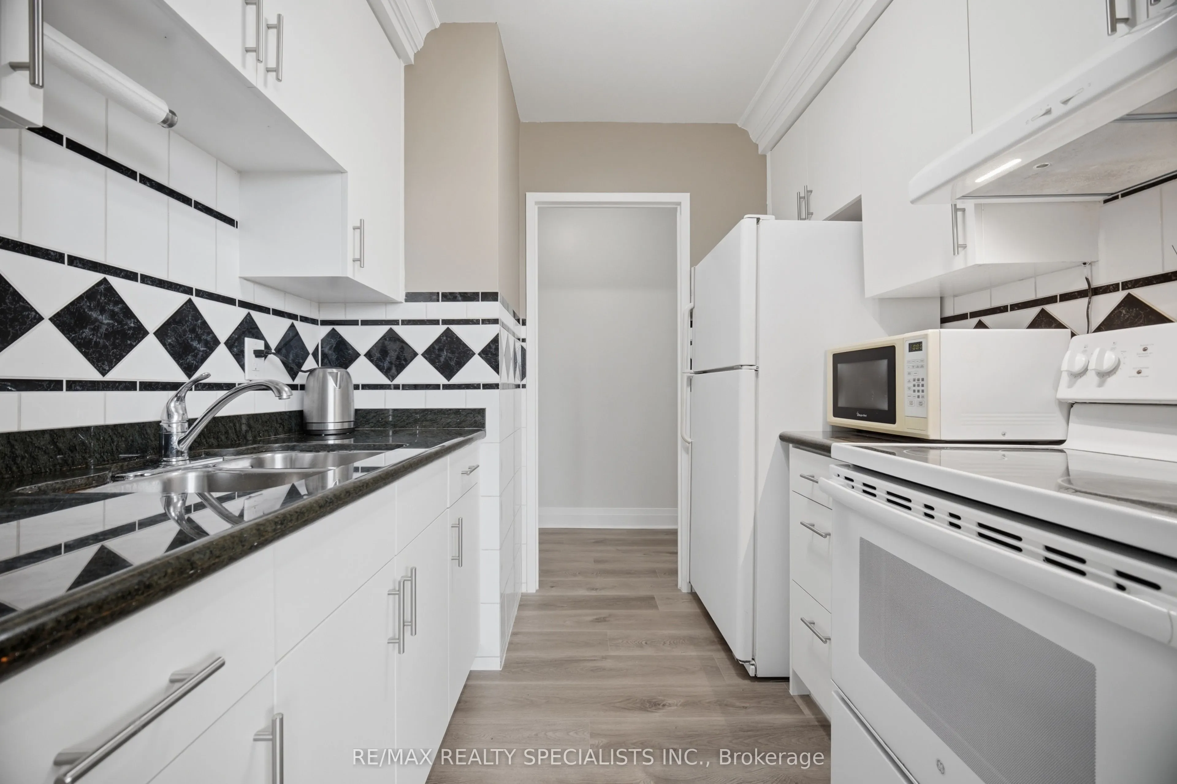 3065 Queen Frederica Drive #403