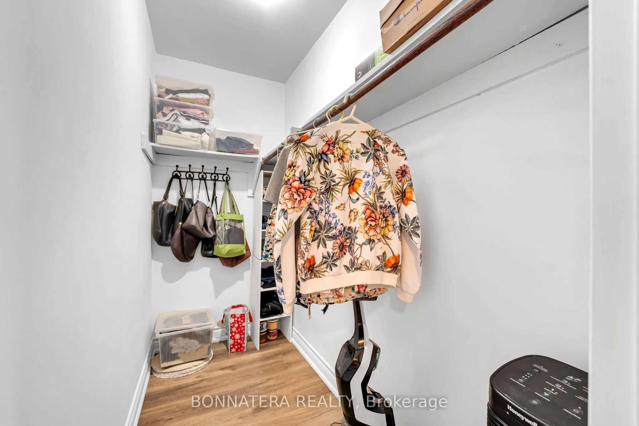 3065 Queen Frederica Drive #905