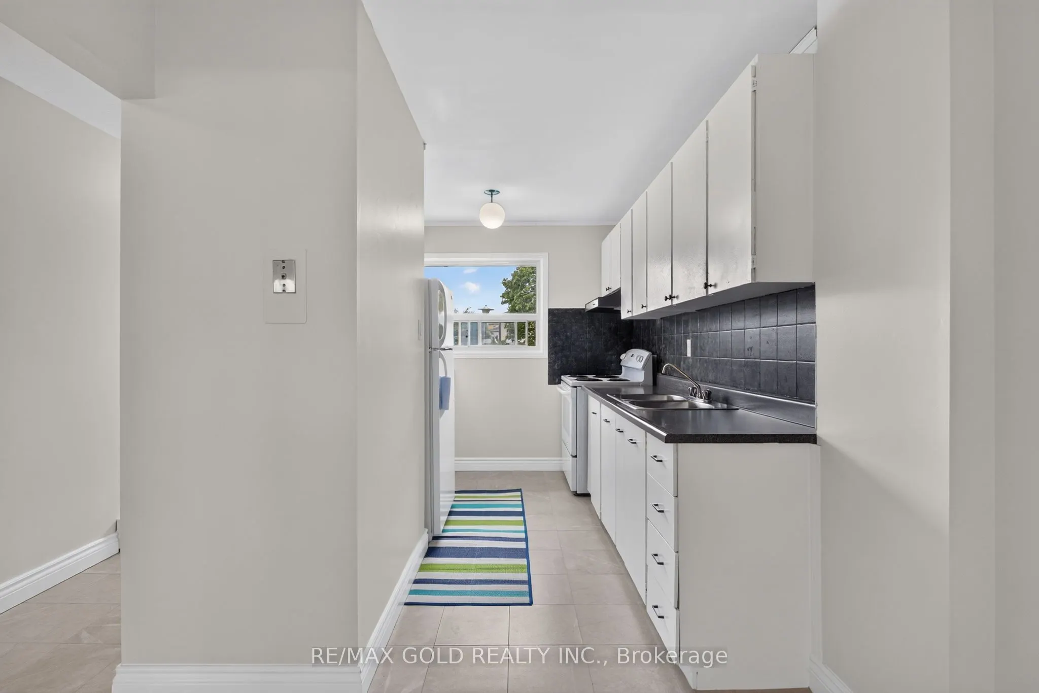 13 Gold Pine Court