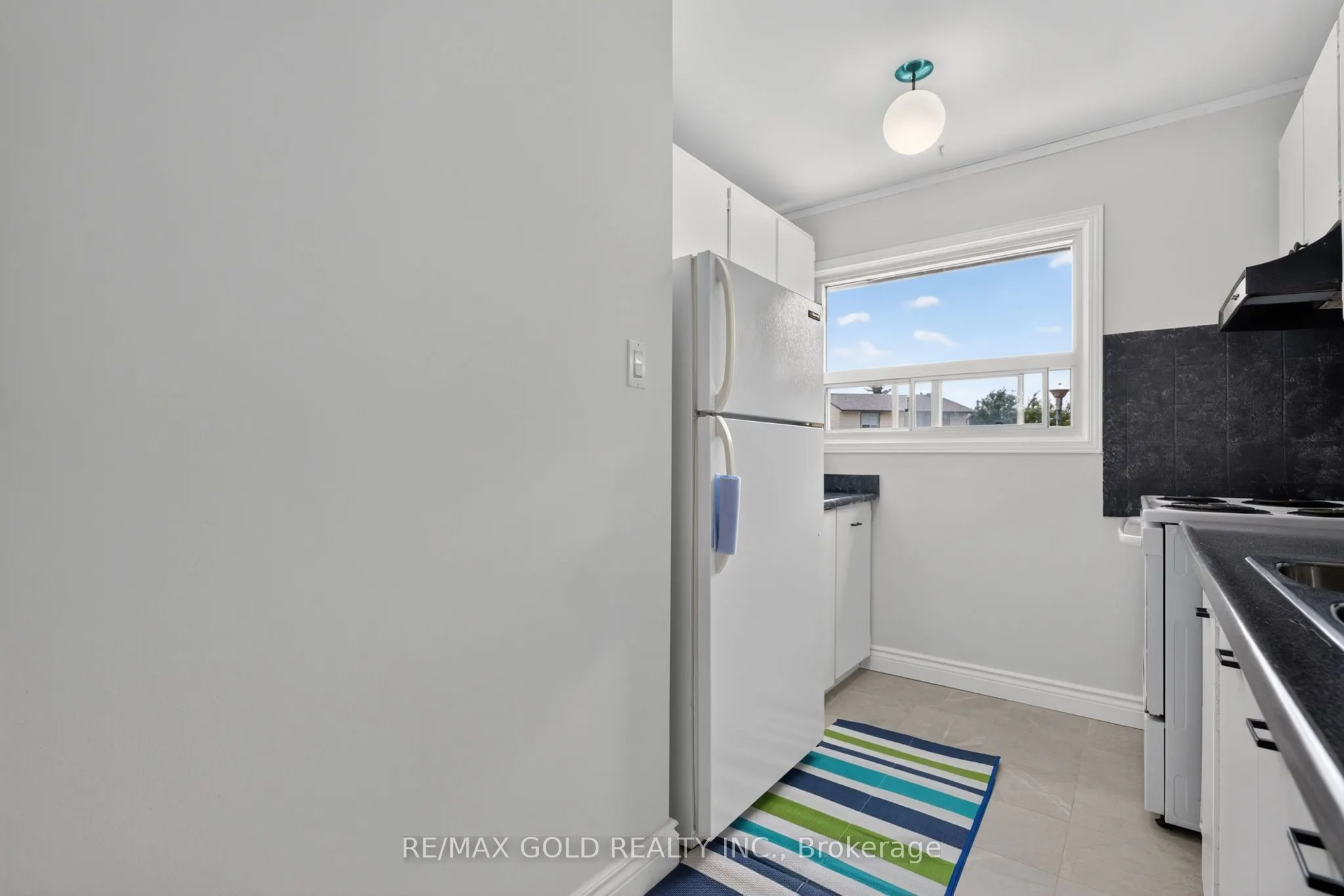 13 Gold Pine Court