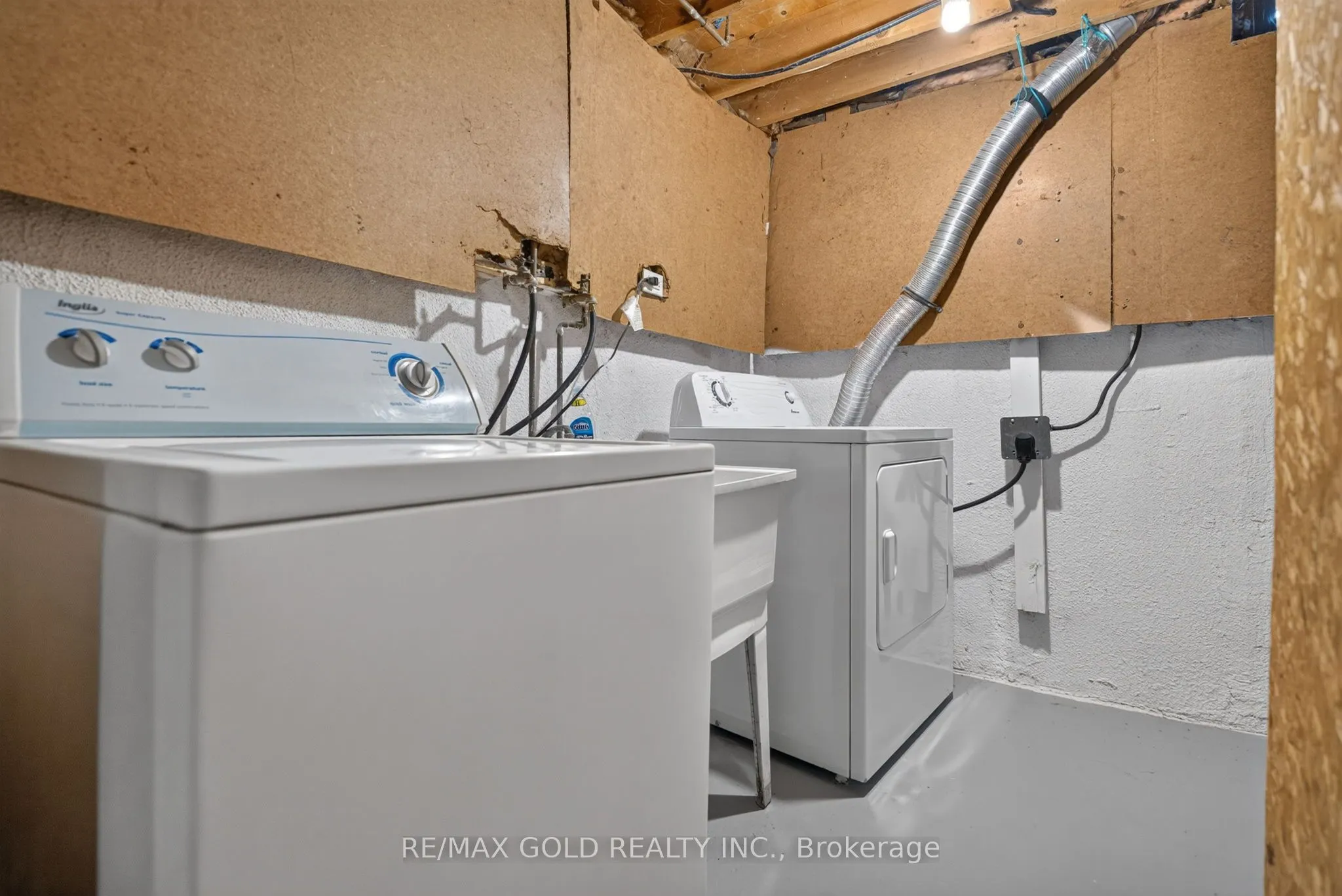 13 Gold Pine Court