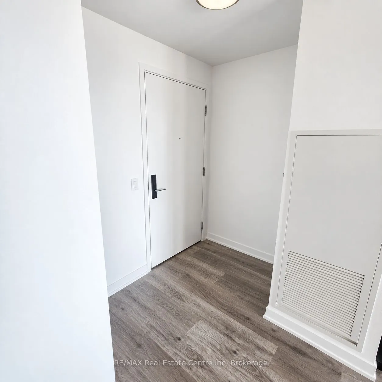 285 Dufferin Street #328