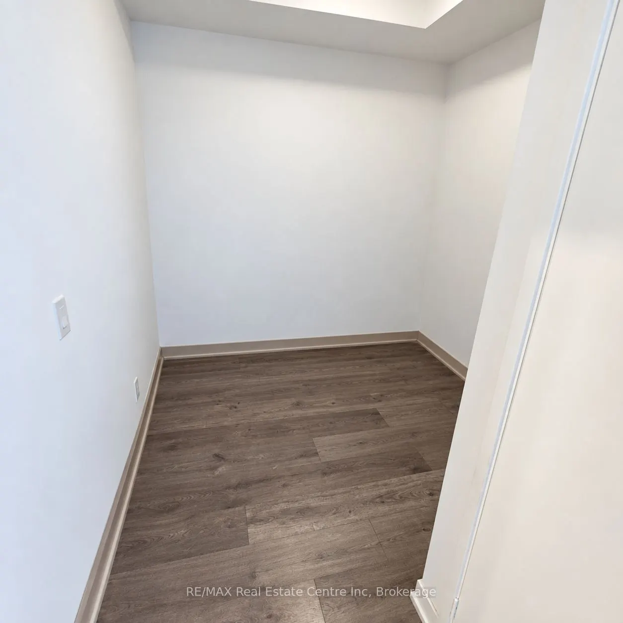 285 Dufferin Street #328