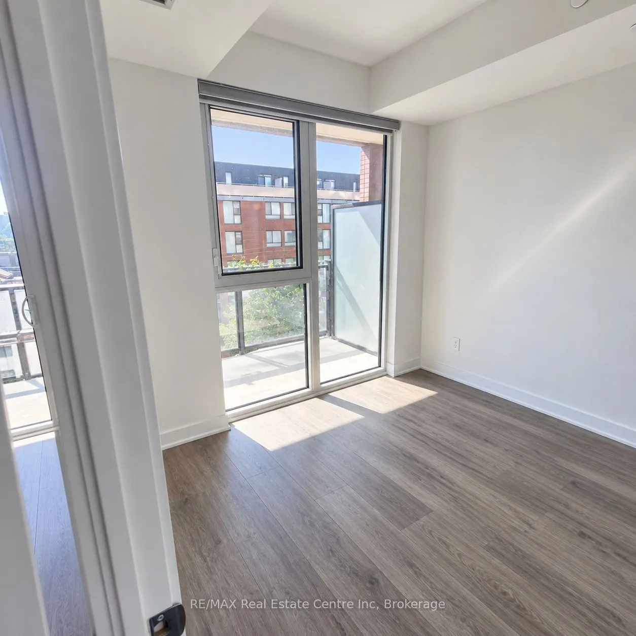 285 Dufferin Street #328