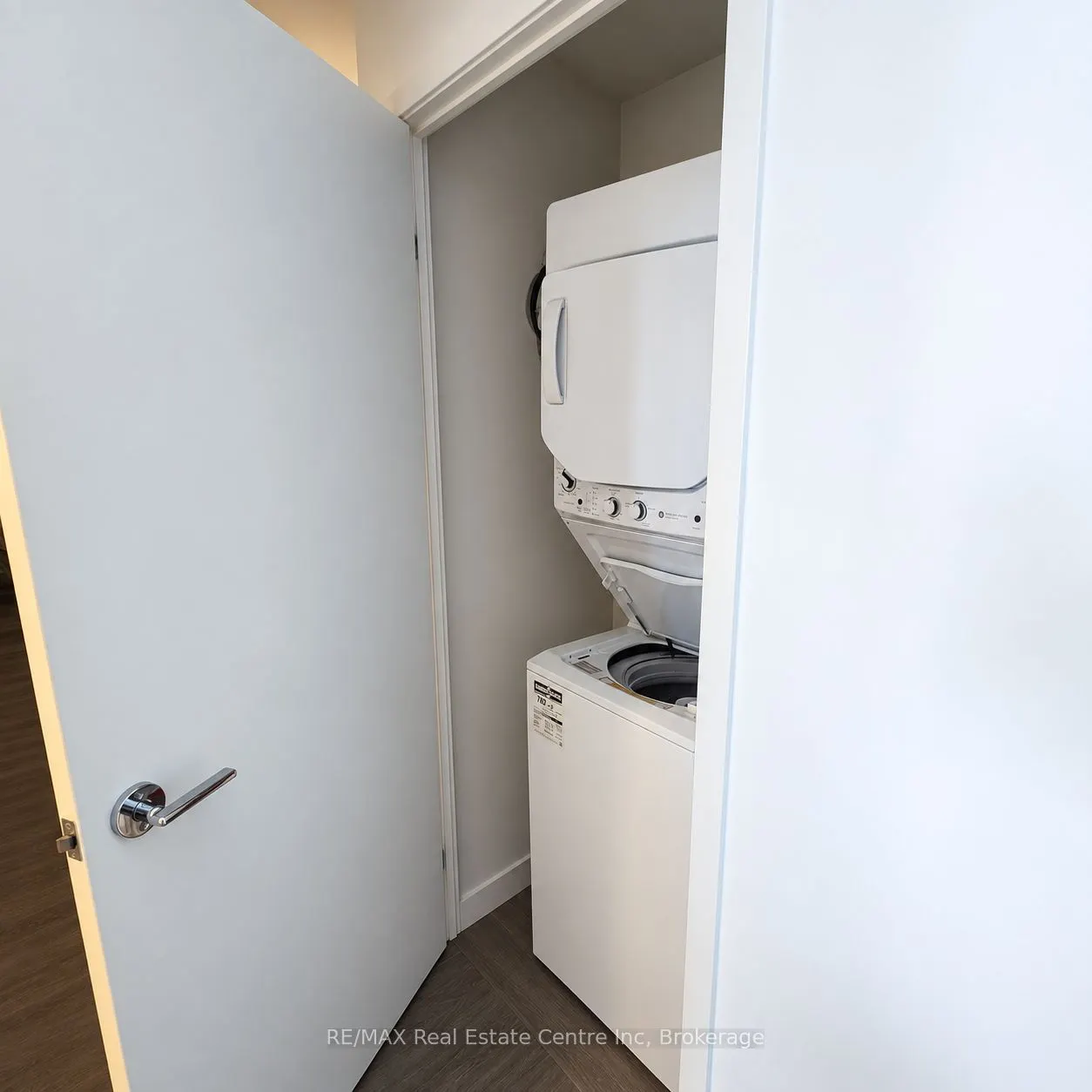 285 Dufferin Street #328