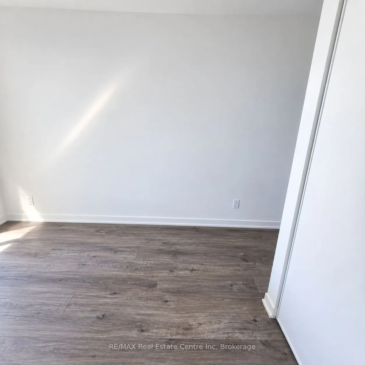 285 Dufferin Street #328