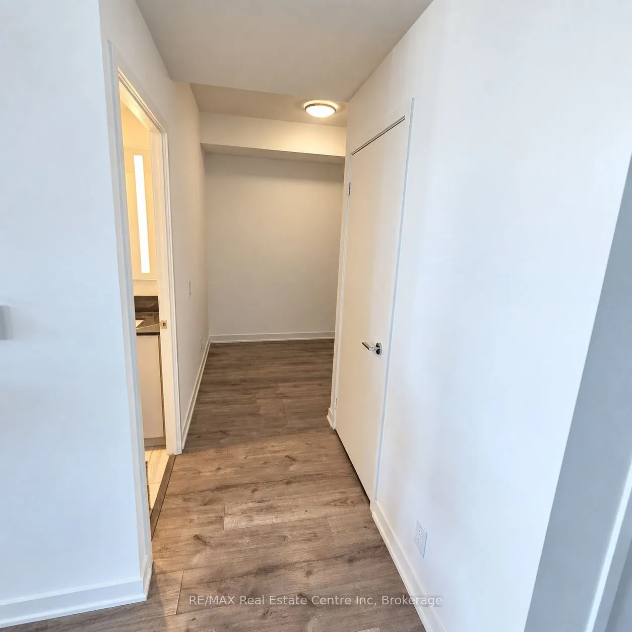 285 Dufferin Street #328