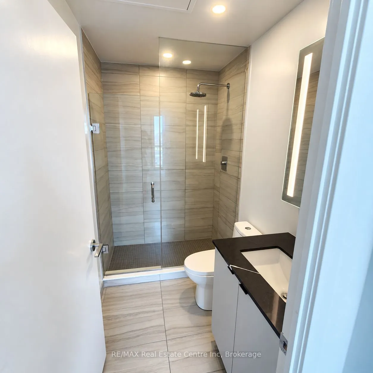 285 Dufferin Street #328