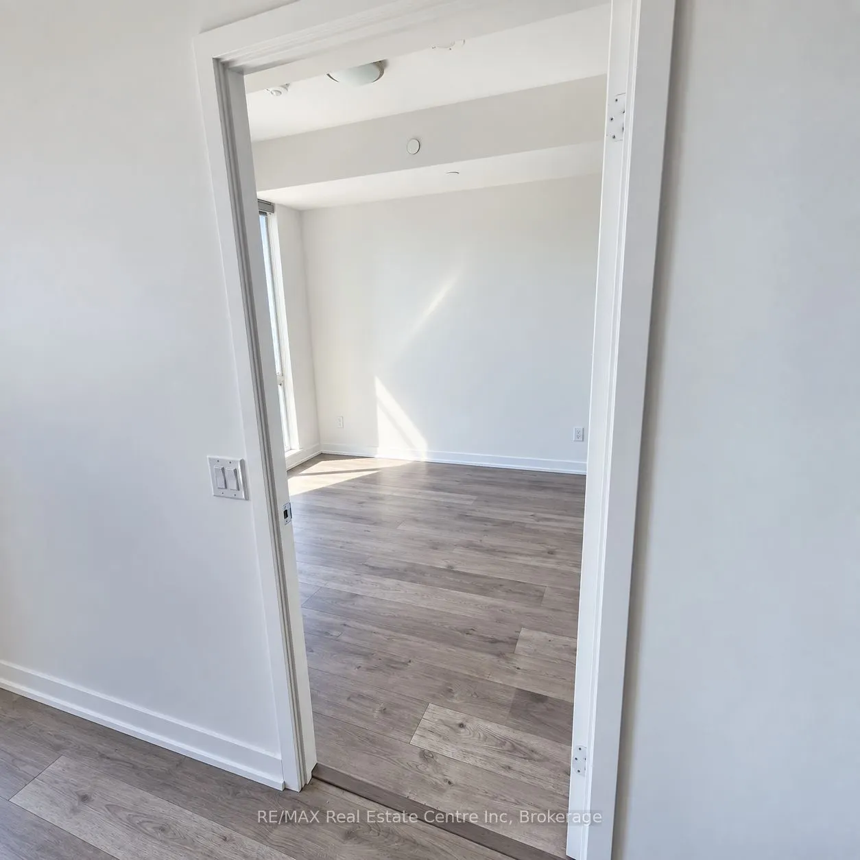285 Dufferin Street #328