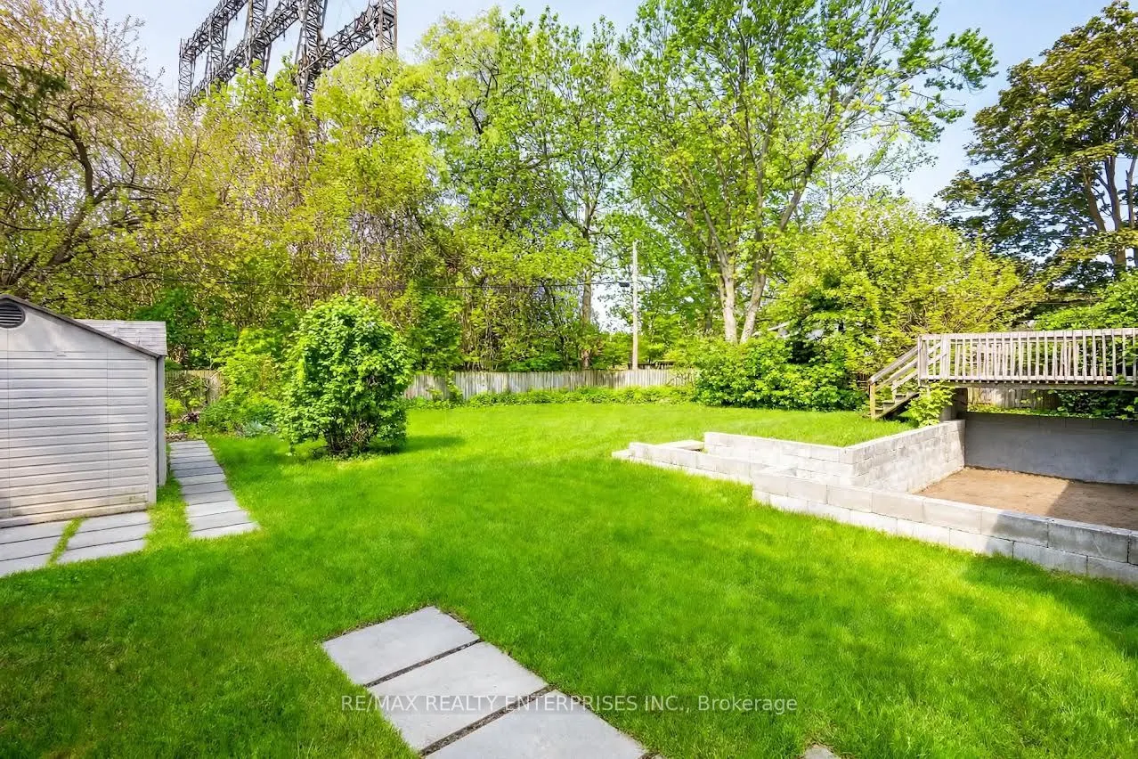 1228 Haig Boulevard