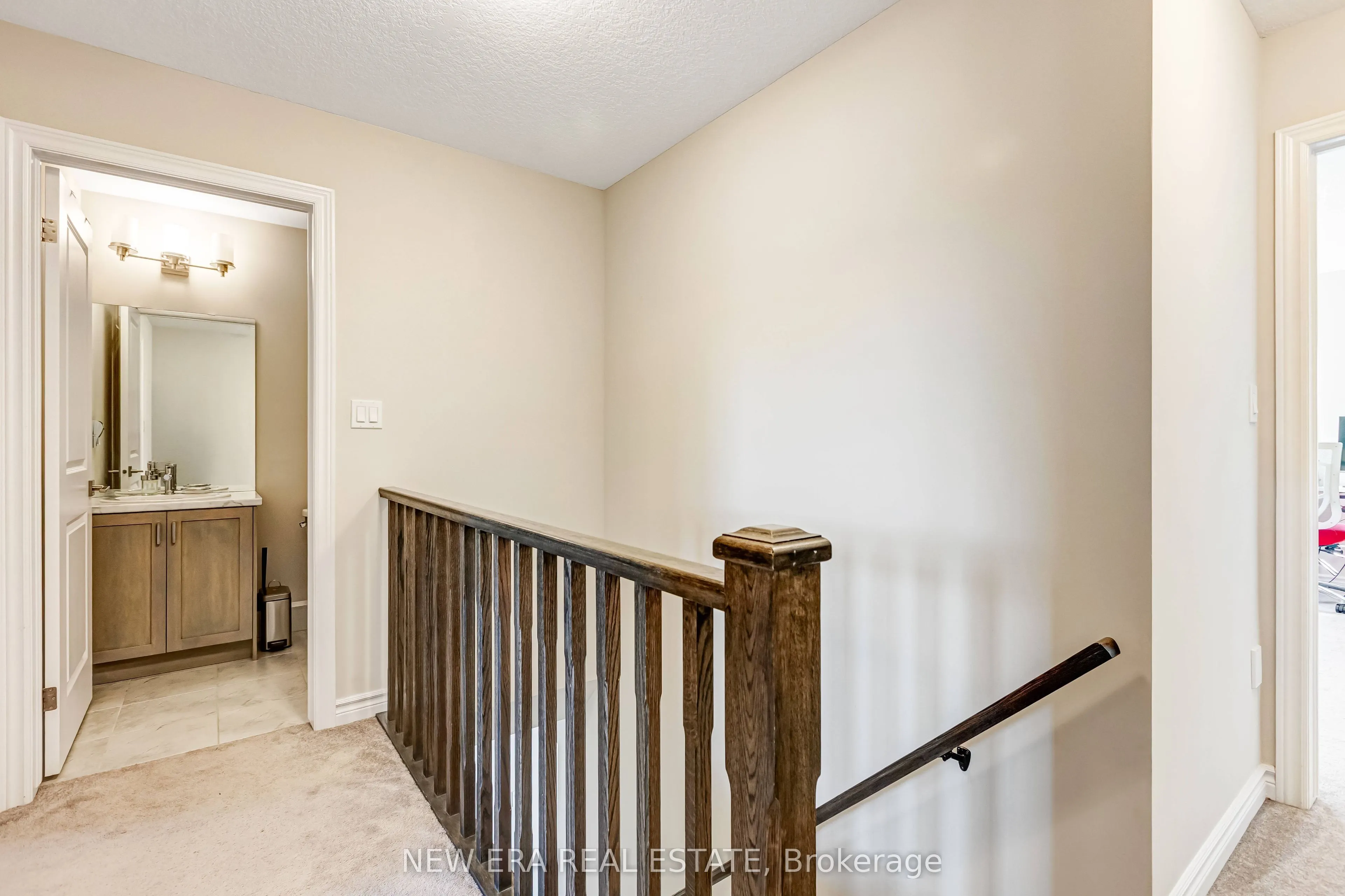 445 Ontario Street S #94