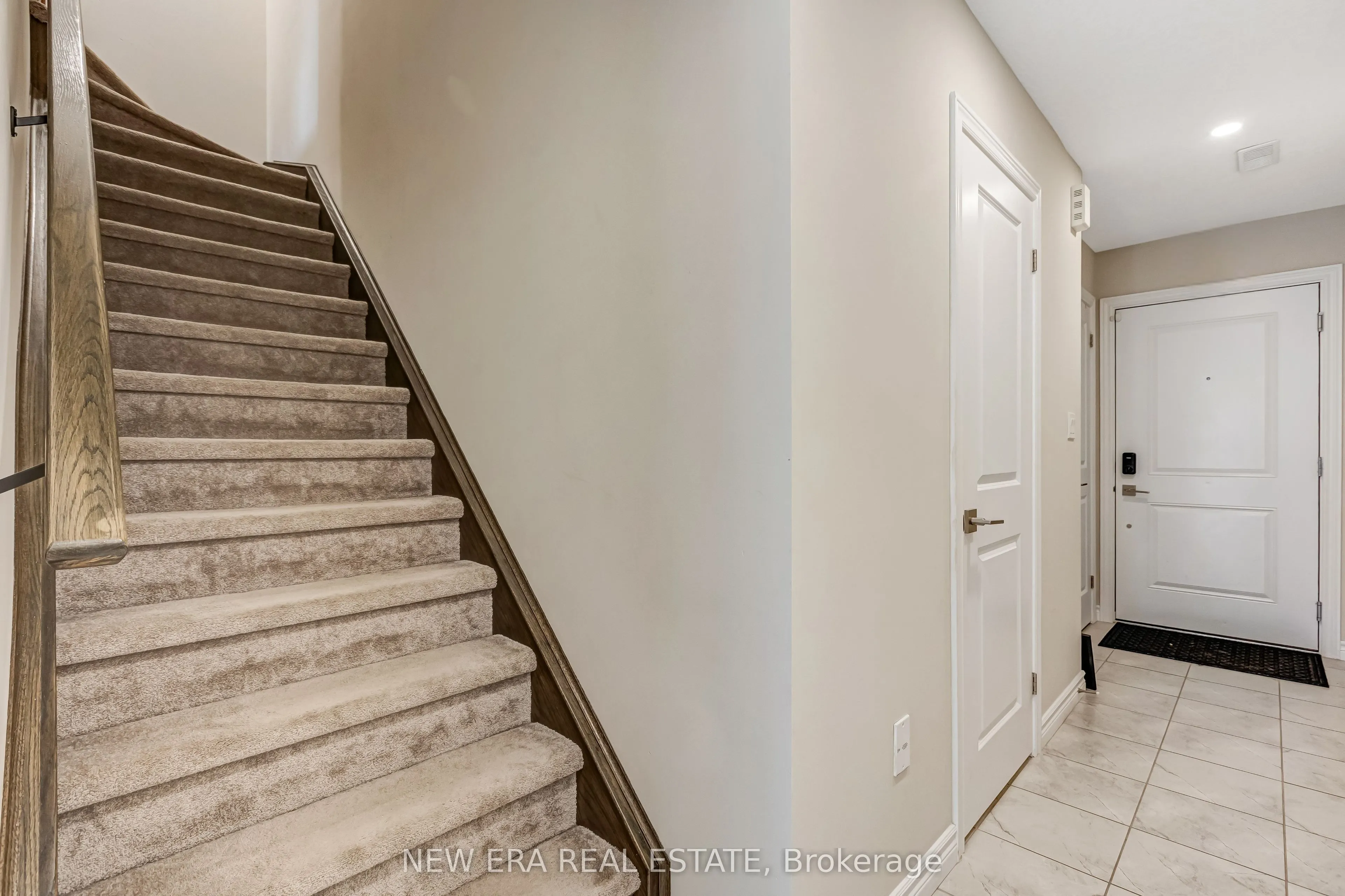 445 Ontario Street S #94