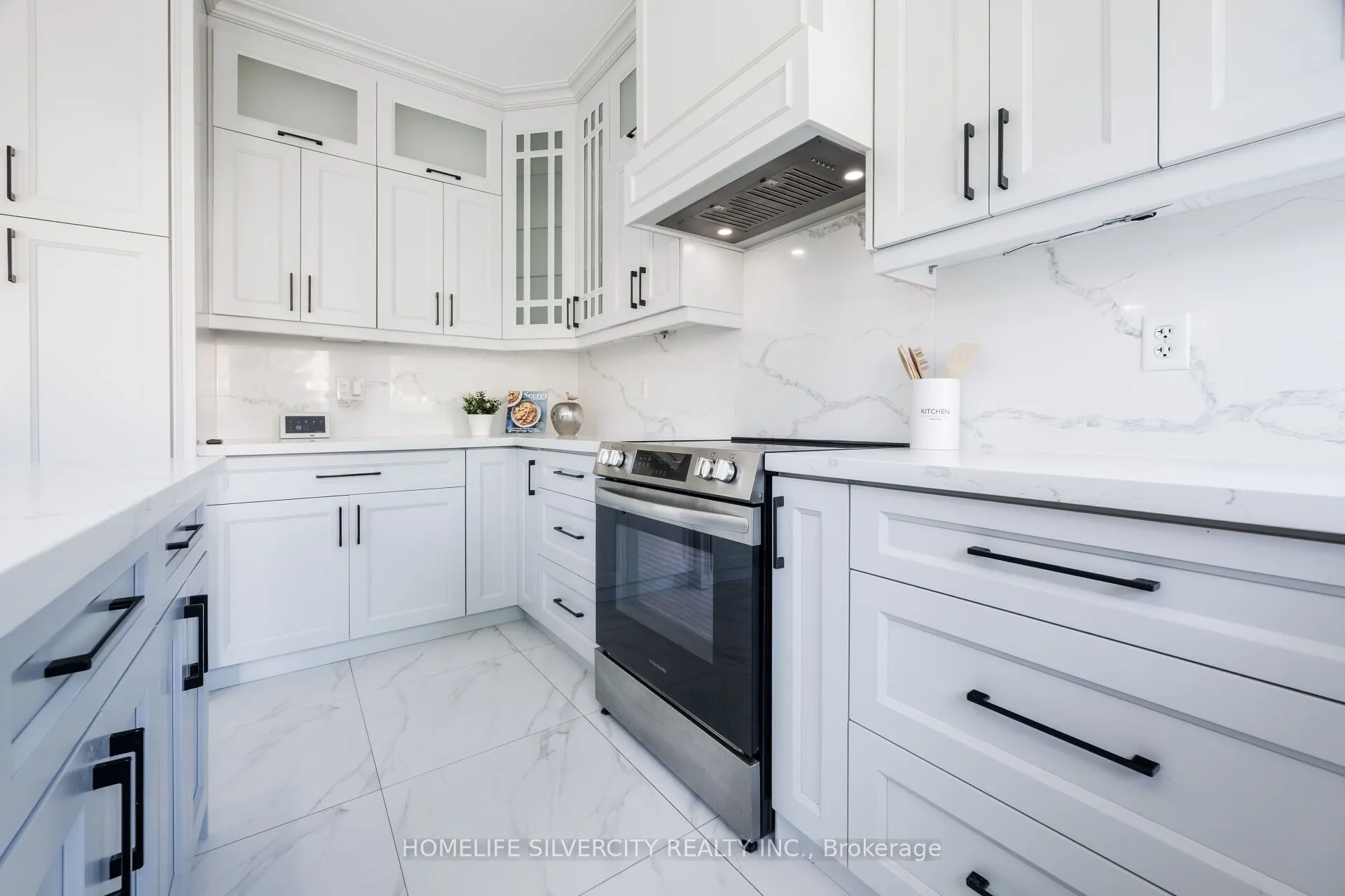 25 Van Hoof Crescent