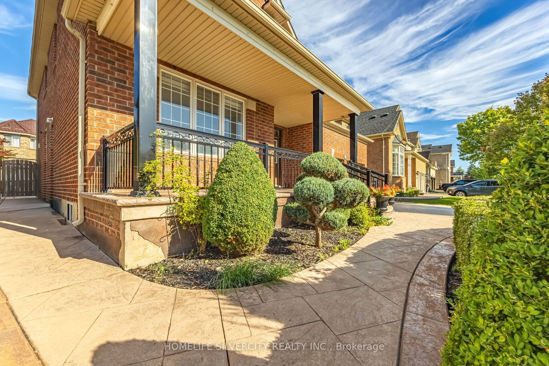 25 Van Hoof Crescent