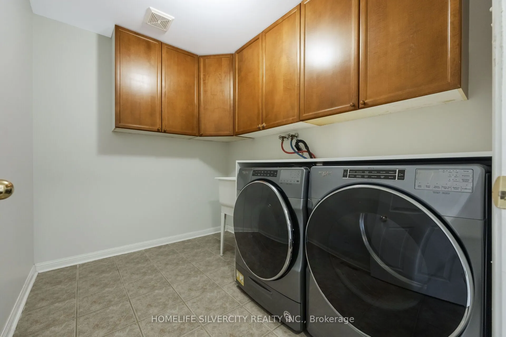 25 Van Hoof Crescent