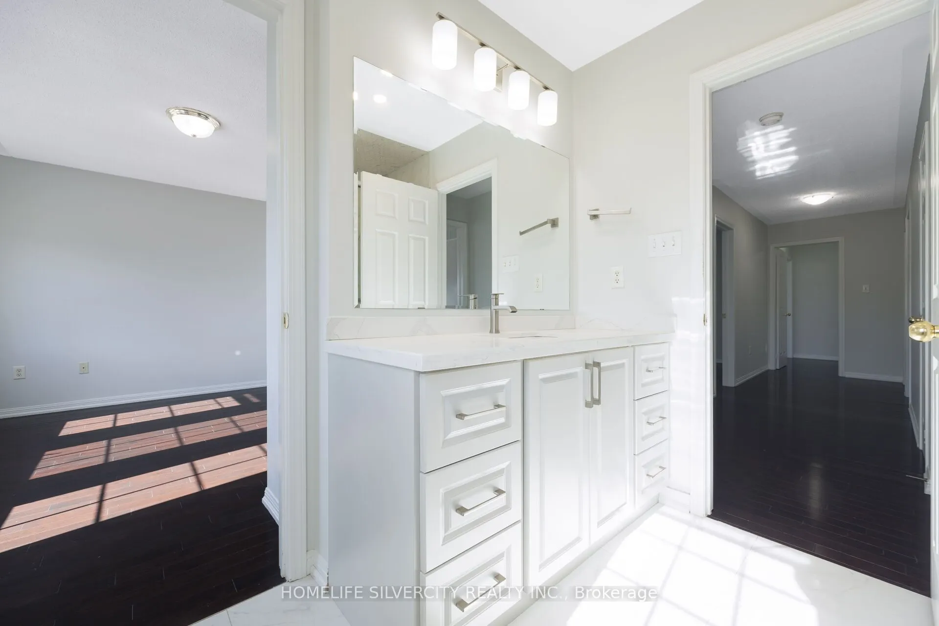 25 Van Hoof Crescent