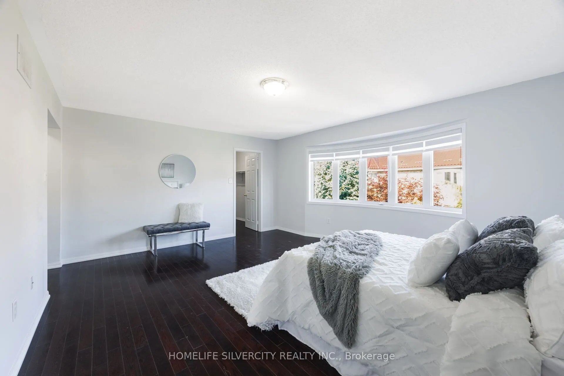 25 Van Hoof Crescent