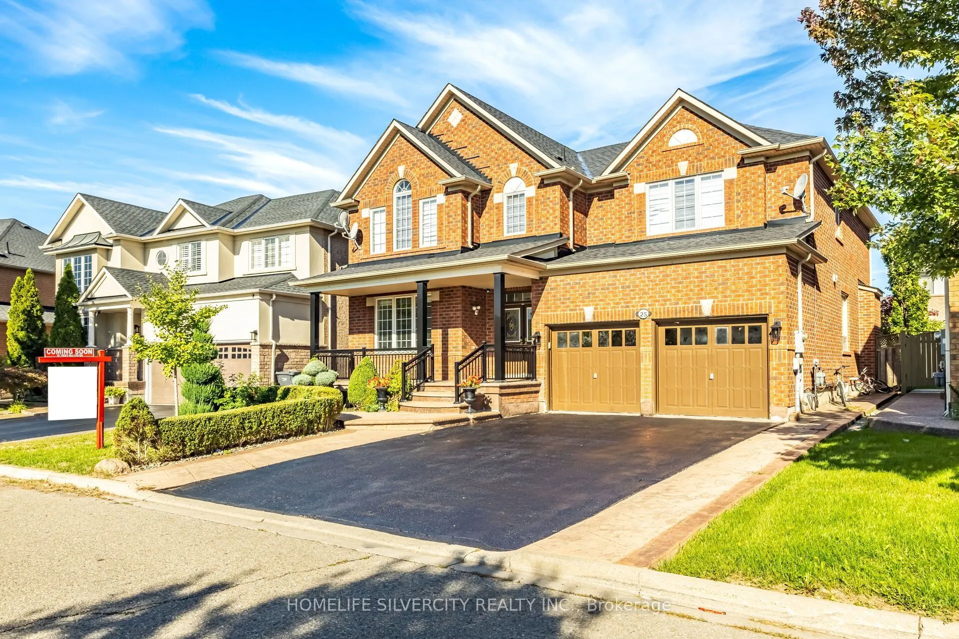 25 Van Hoof Crescent
