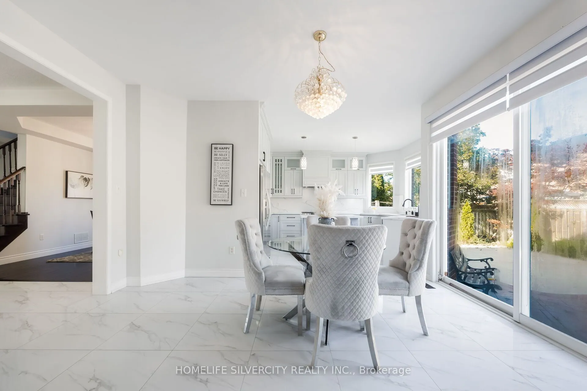 25 Van Hoof Crescent
