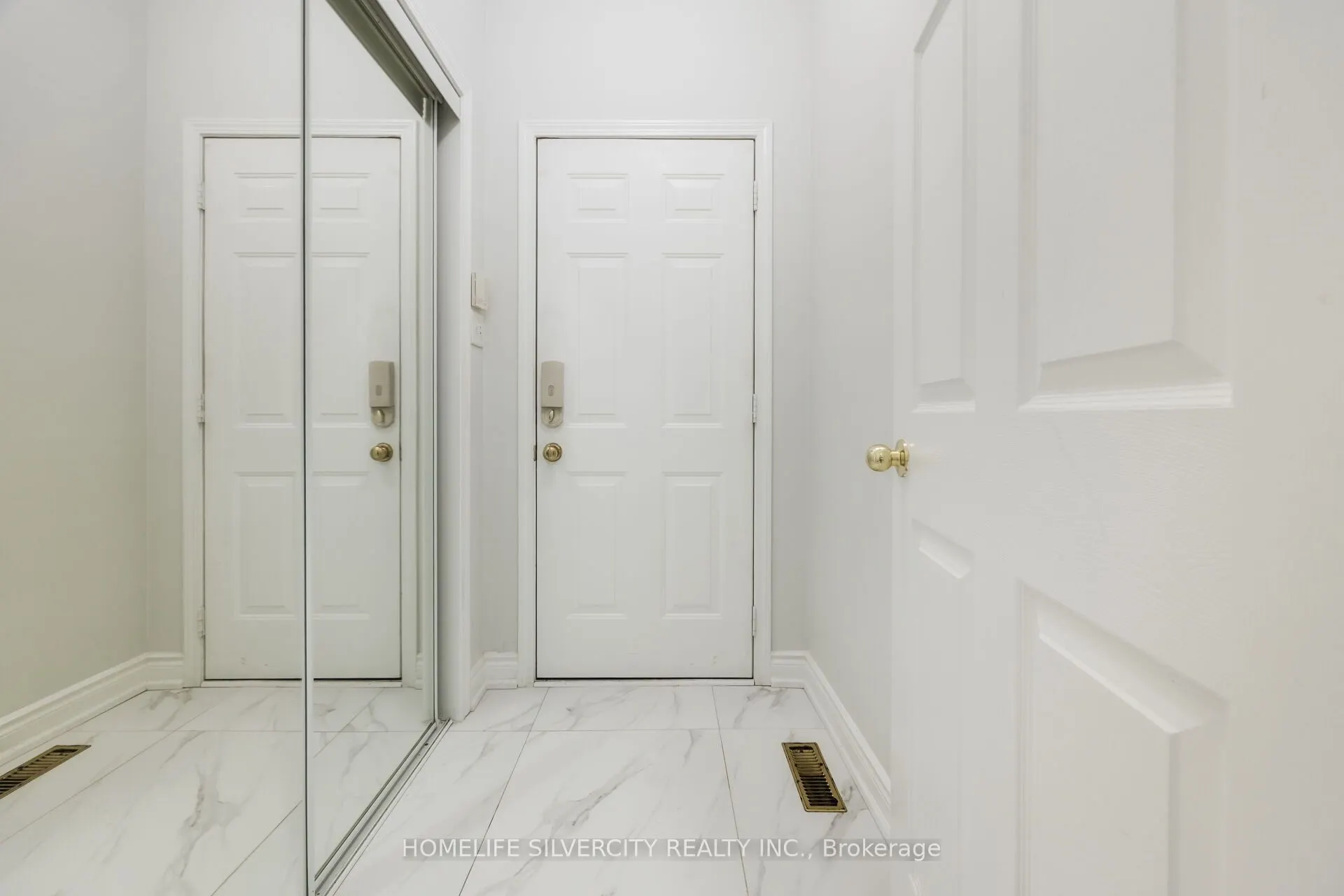 25 Van Hoof Crescent