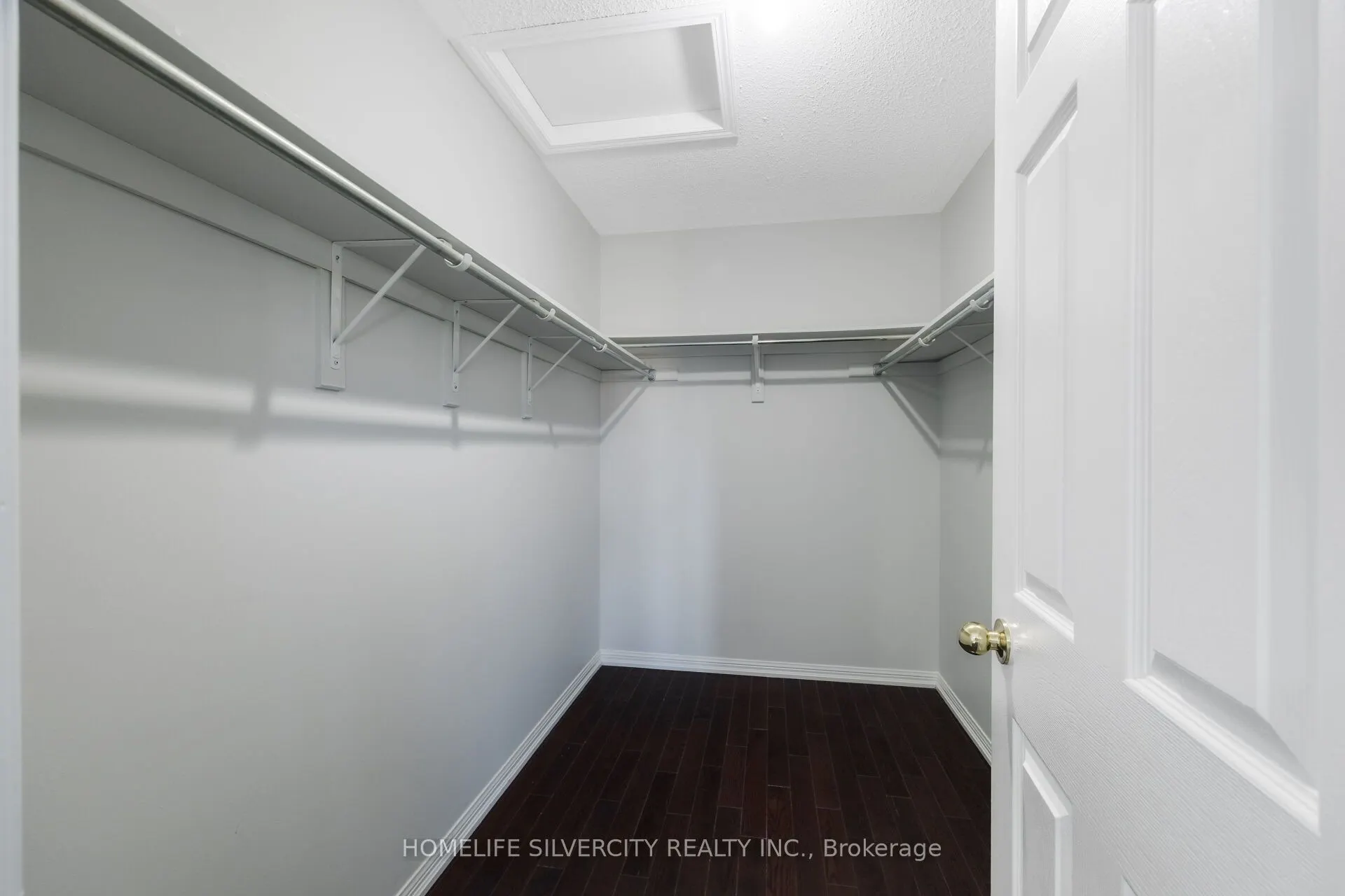 25 Van Hoof Crescent