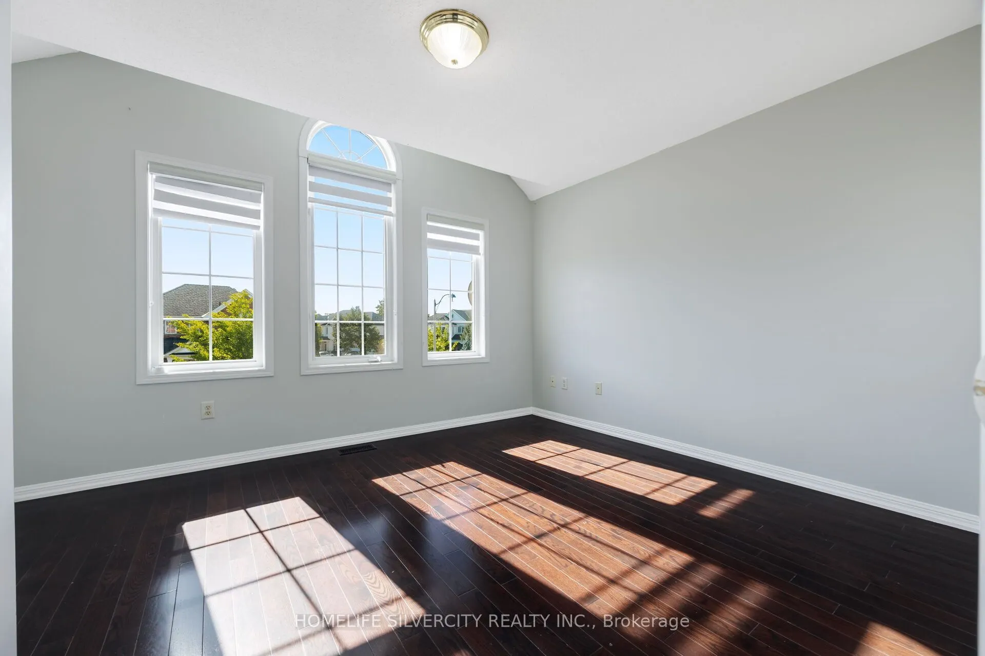 25 Van Hoof Crescent