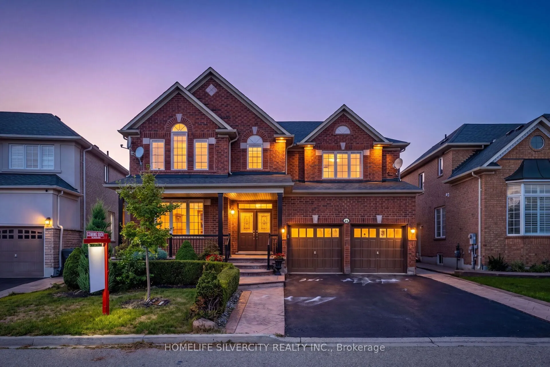 25 Van Hoof Crescent